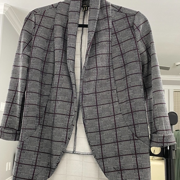 NWOT Dark grey short sleeve blazer with purple stripes - Picture 2 of 2